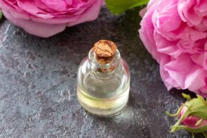 گلاب صنعتی ویژه مصارف تولیدی با کیفیت ثابت و رایحه طبیعی